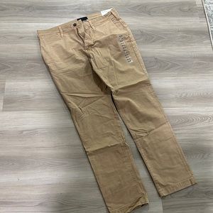 American Eagle Men’s kakis  NEW!